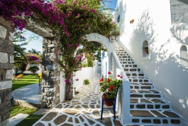(For Sale) Other Properties Hotel || Cyclades/Paros - 300 Sq.m, 1.350.000€ 