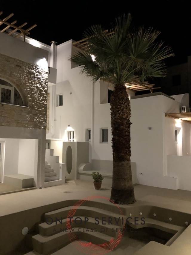 (For Sale) Other Properties Hotel || Cyclades/Paros - 550 Sq.m, 2.200.000€ 