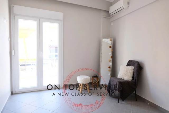 (For Sale) Residential Building || Piraias/Piraeus - 330 Sq.m, 10 Bedrooms, 579.000€ 